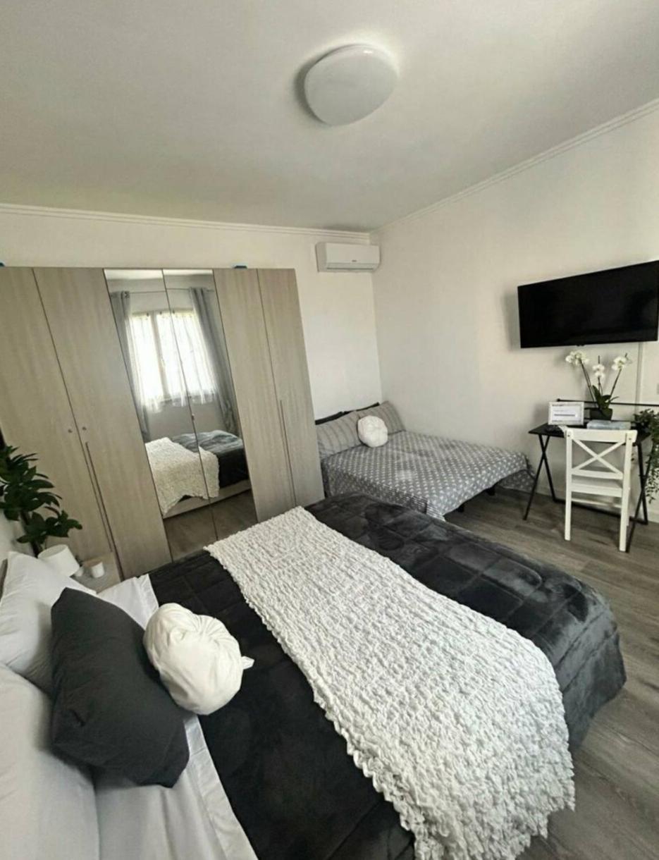 Sweet Home Fco Airport Roma فيوميتشينو الغرفة الصورة